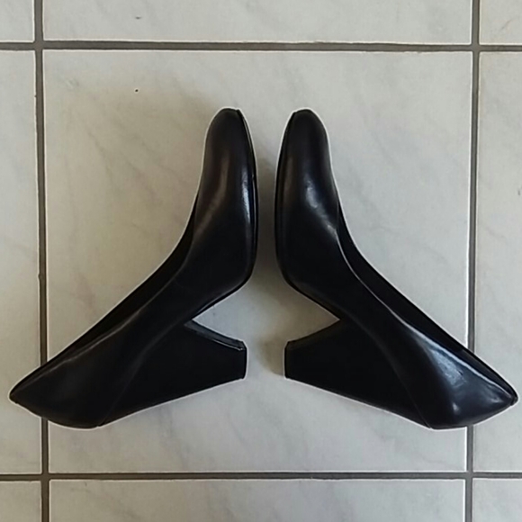 nine west pumps - Picture 6 of 8